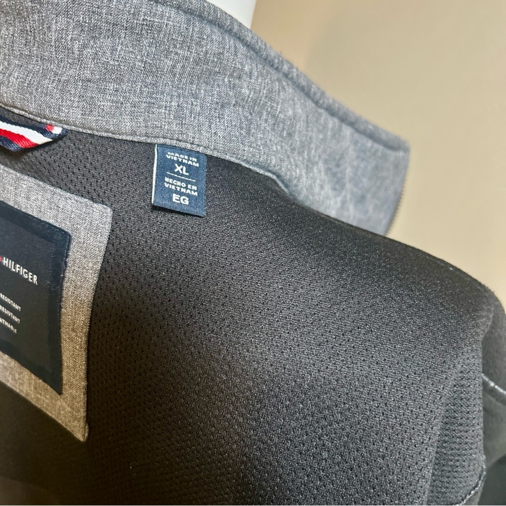 Tommy Hilfiger Men’s XL Gray Winter Jacket Water Resistant Full Zip Pockets - Picture 10 of 12